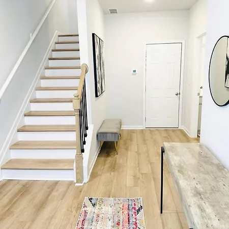 Luxury Townhome In Fayetteville